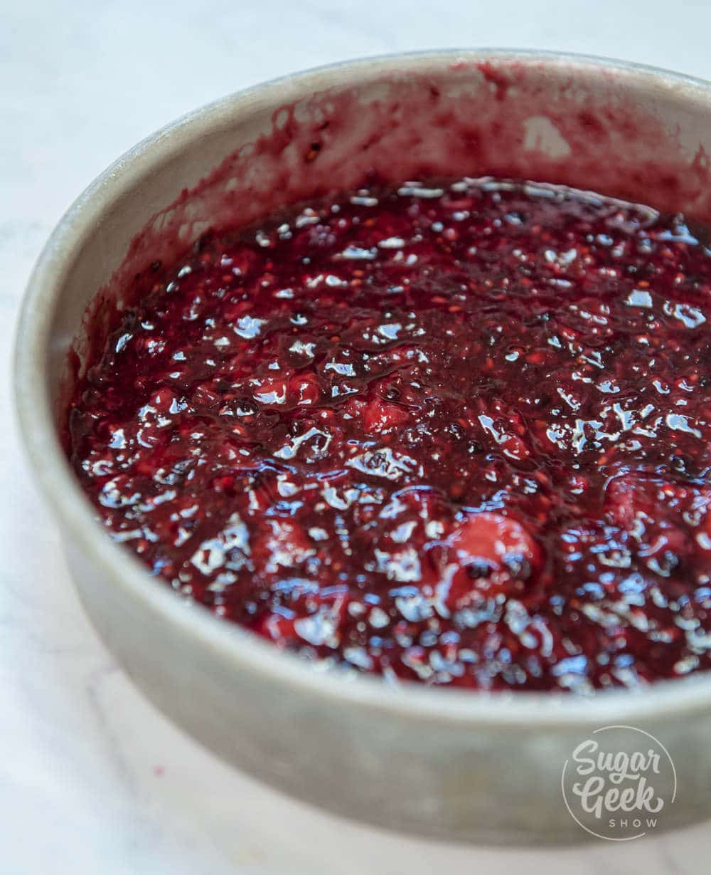 cooling berry cake filling