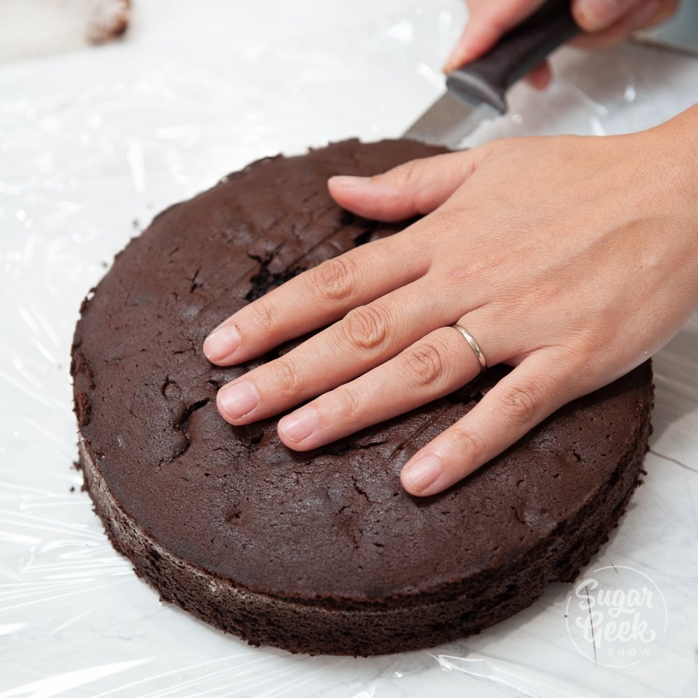 leveling a chocolate cake
