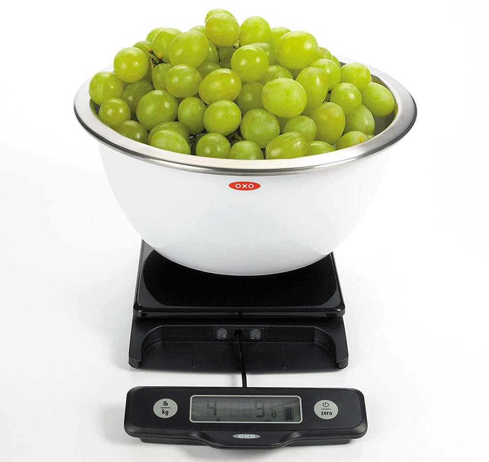 compact digital kitchen scale with pullout display