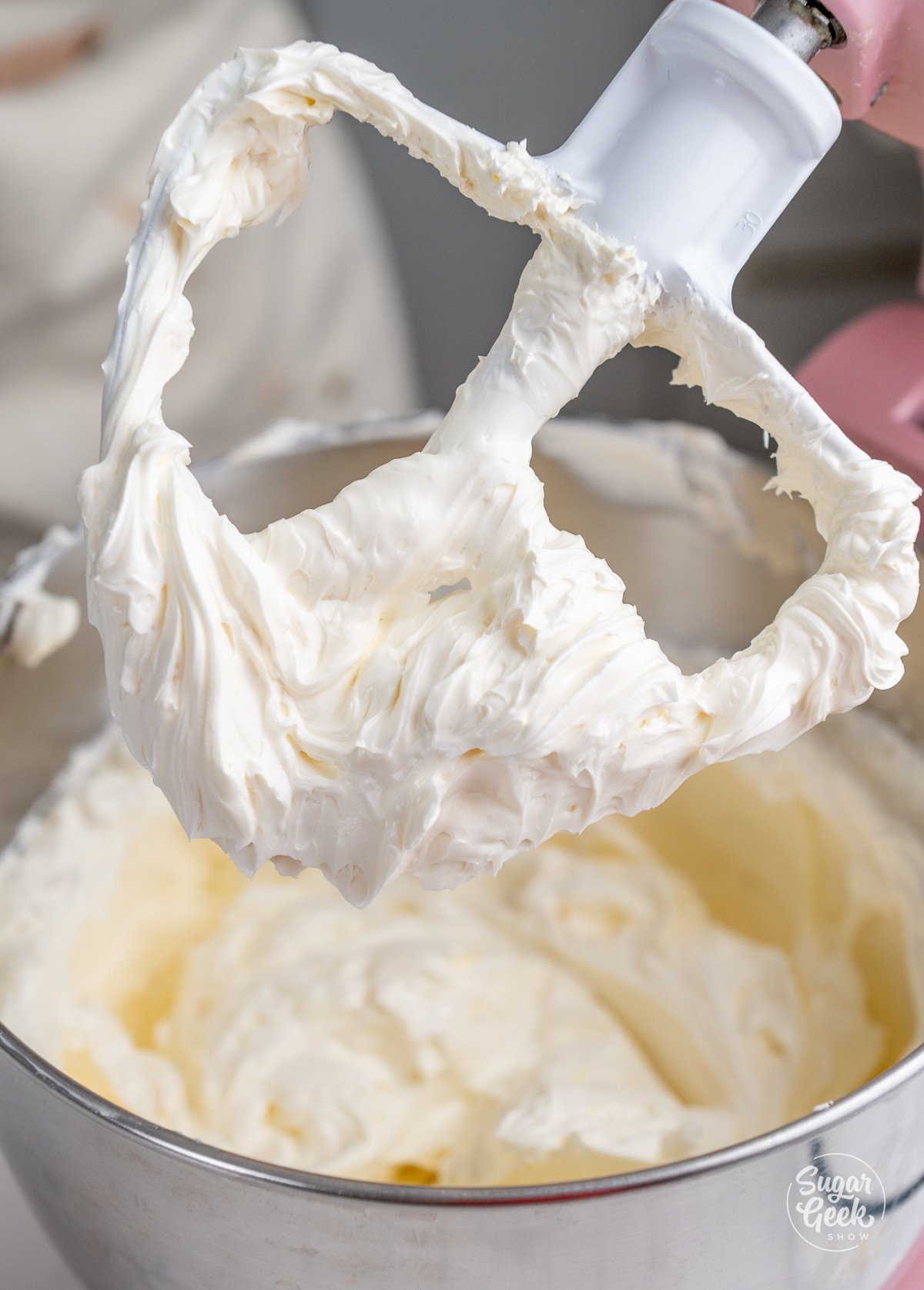 picture showing the texture of the buttercream after using the paddle attachment.